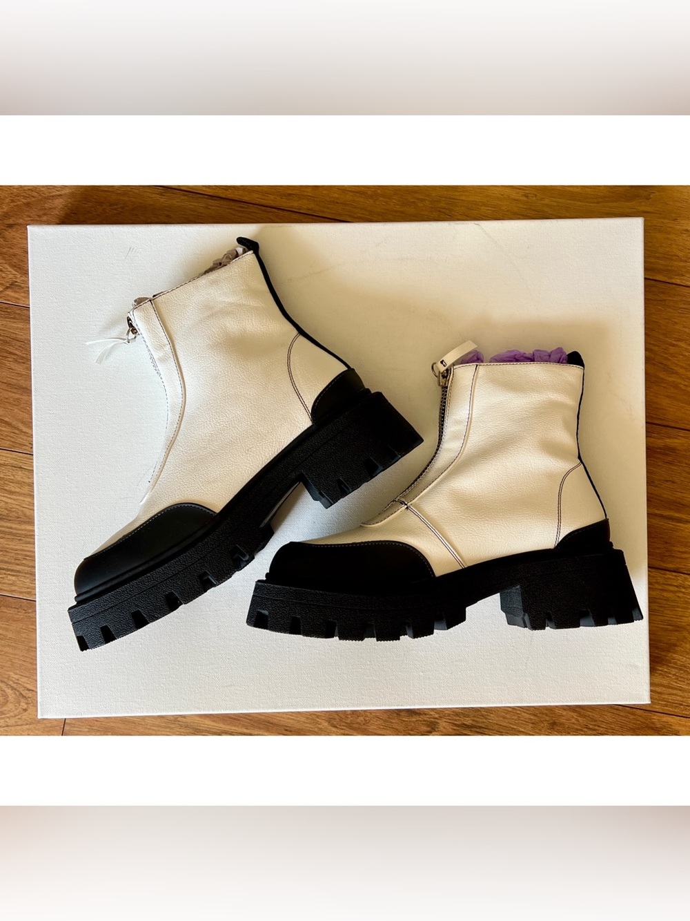 ASOS Design autumn square toe front zip boots in white patent US Women’s 9 UK 7 - Picture 3 of 12